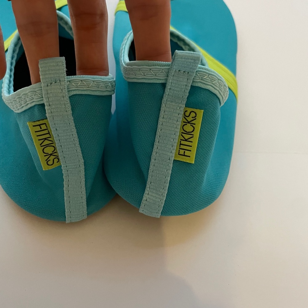 Fitkicks real green size 8